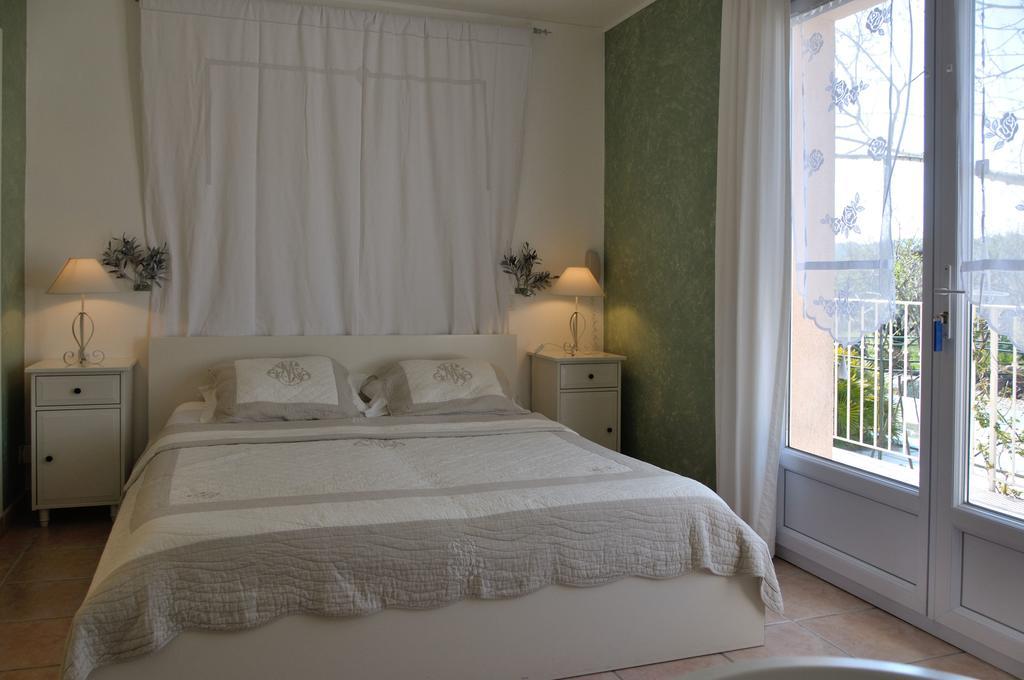 Appart'Hotel Villa Elaia Puymeras Bagian luar foto