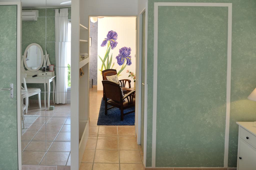 Appart'Hotel Villa Elaia Puymeras Bagian luar foto
