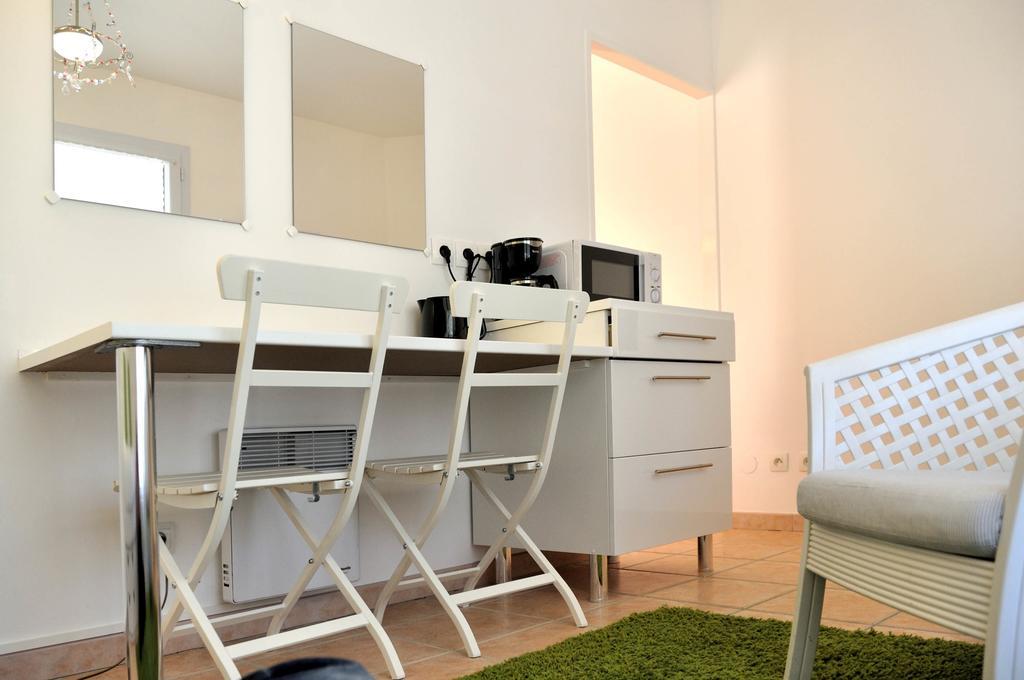 Appart'Hotel Villa Elaia Puymeras Bagian luar foto