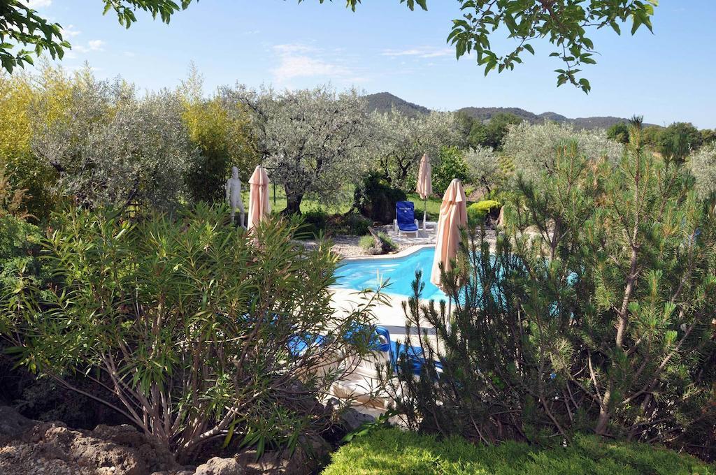 Appart'Hotel Villa Elaia Puymeras Bagian luar foto