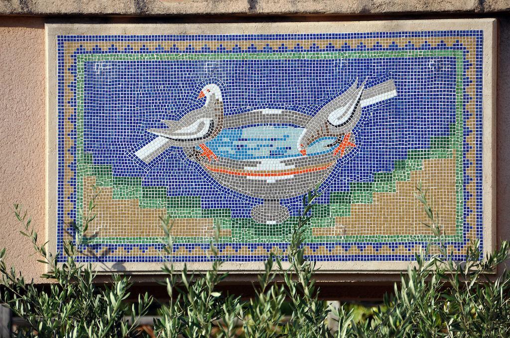 Appart'Hotel Villa Elaia Puymeras Bagian luar foto