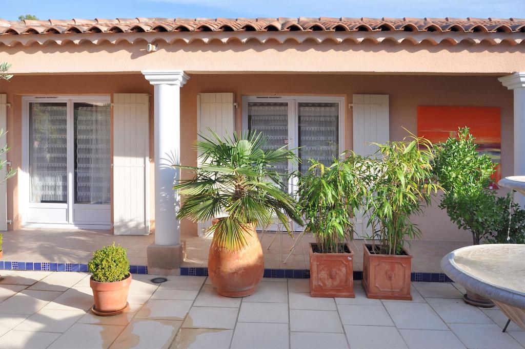 Appart'Hotel Villa Elaia Puymeras Bagian luar foto