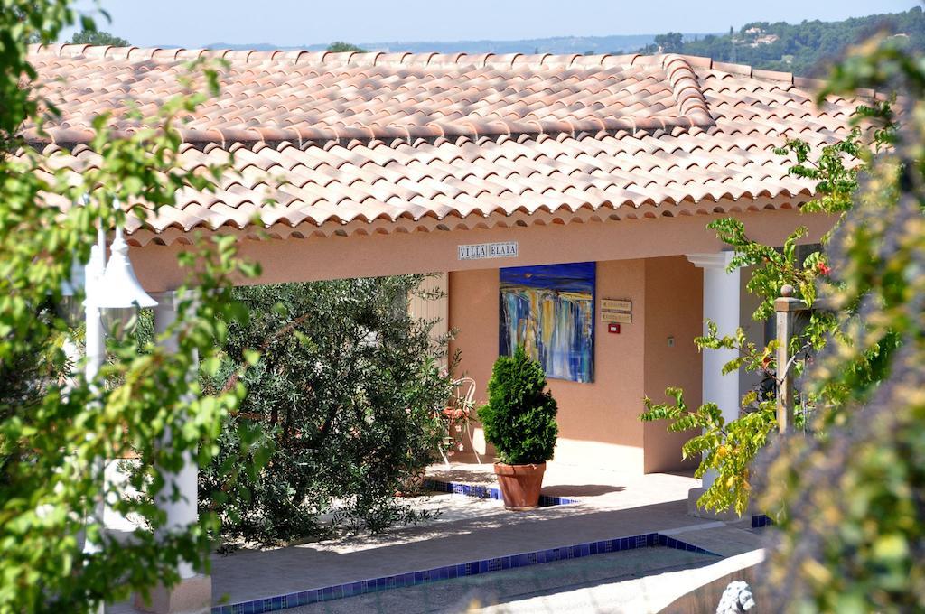 Appart'Hotel Villa Elaia Puymeras Bagian luar foto